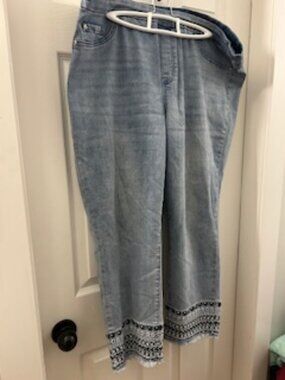 Tribal Mid Rise Slim Crop Sparkle Jeans